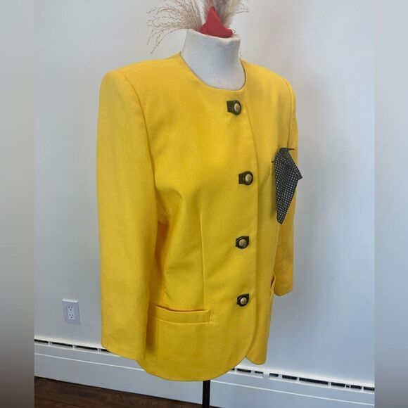 Vintage yellow and black buttoned woman’s blazer || Blazer  with shoulder pads - Picture 2 of 10